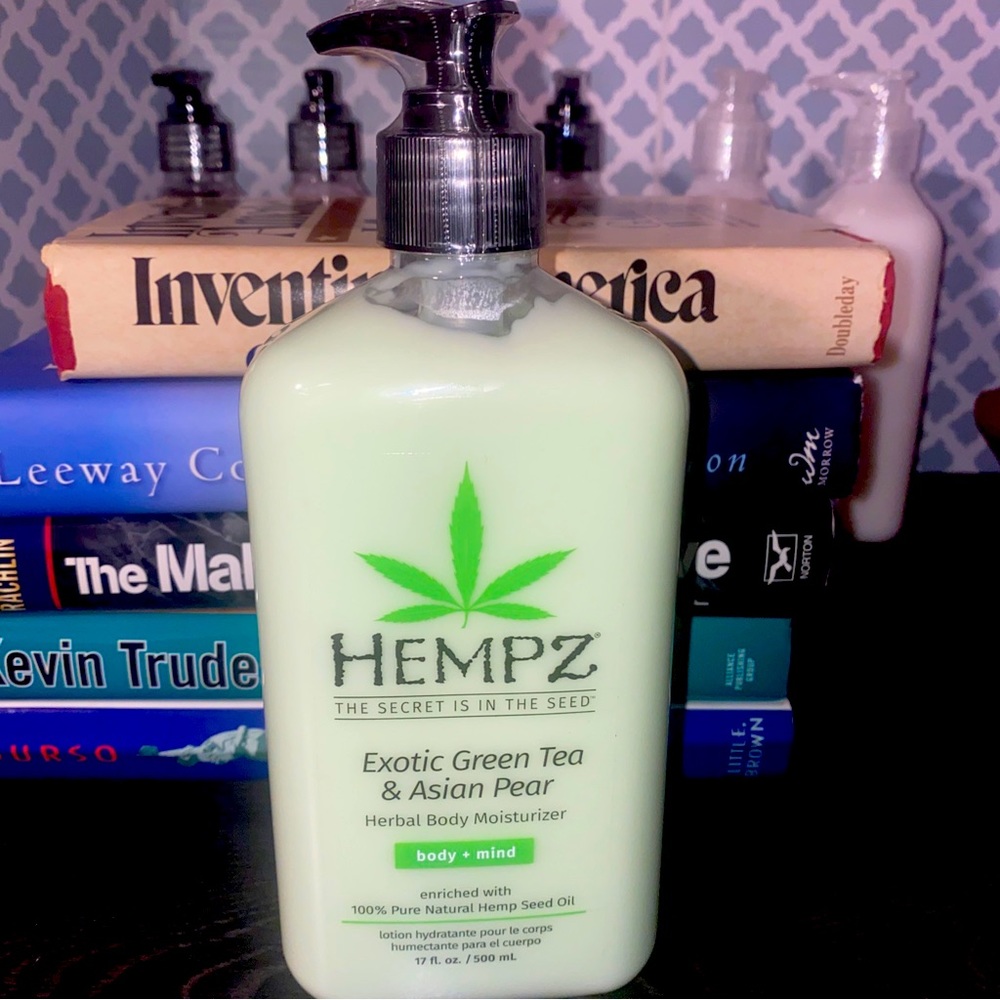 Exotic Green Tea and Asian Pear Herbal Body Moisturizer by Hempz --17 oz